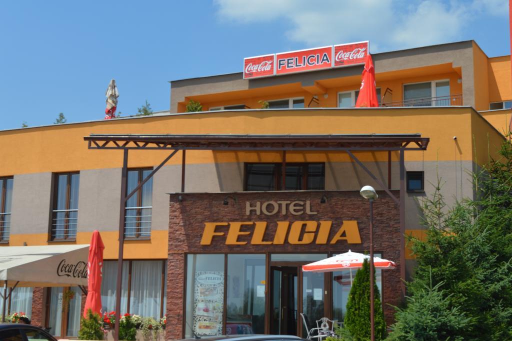 Hotel Felicia Kaluža Exterior foto